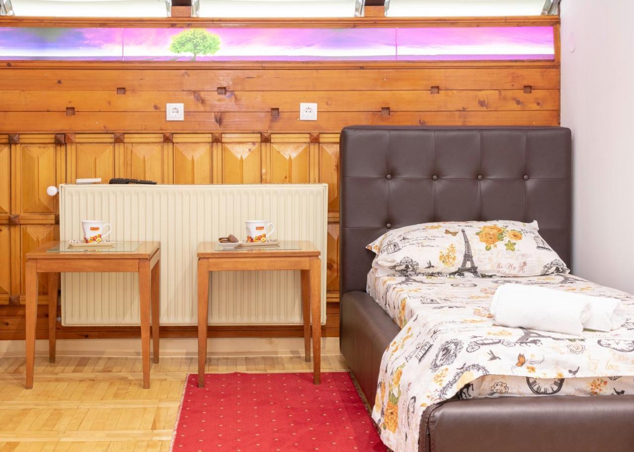 Fortezza Rooms Ni エクステリア 写真